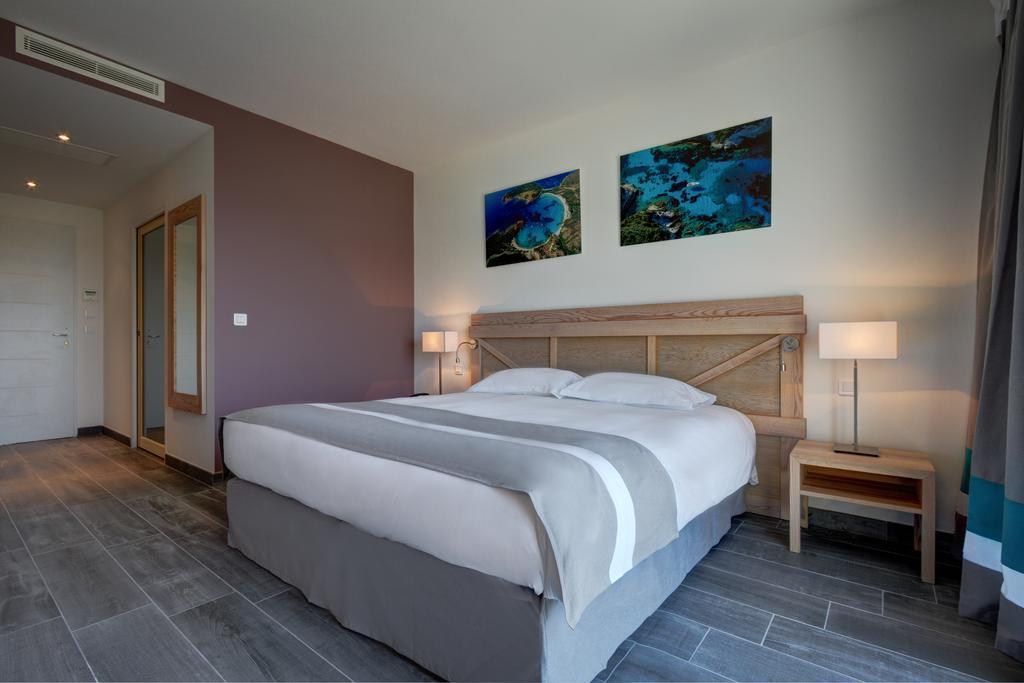 Hotel Carre Noir Porto-Vecchio  Room photo